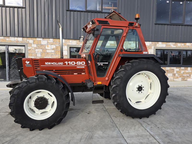 2000 New Holland 110-90