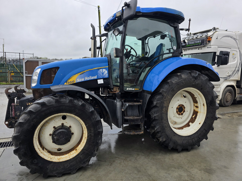 2010 New Holland T6040
