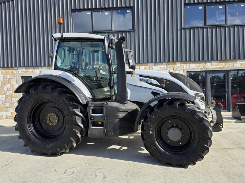 2023 Valtra T175