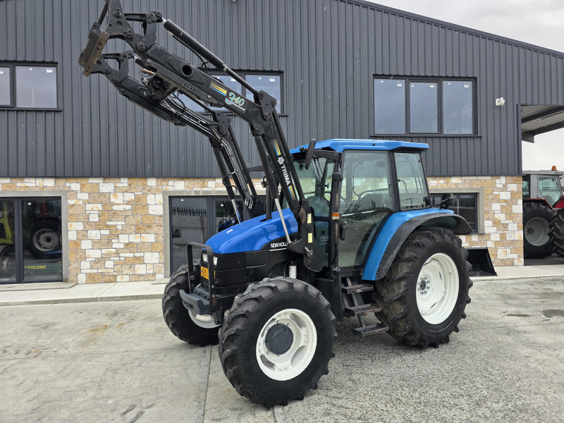 2001 New Holland TS 100