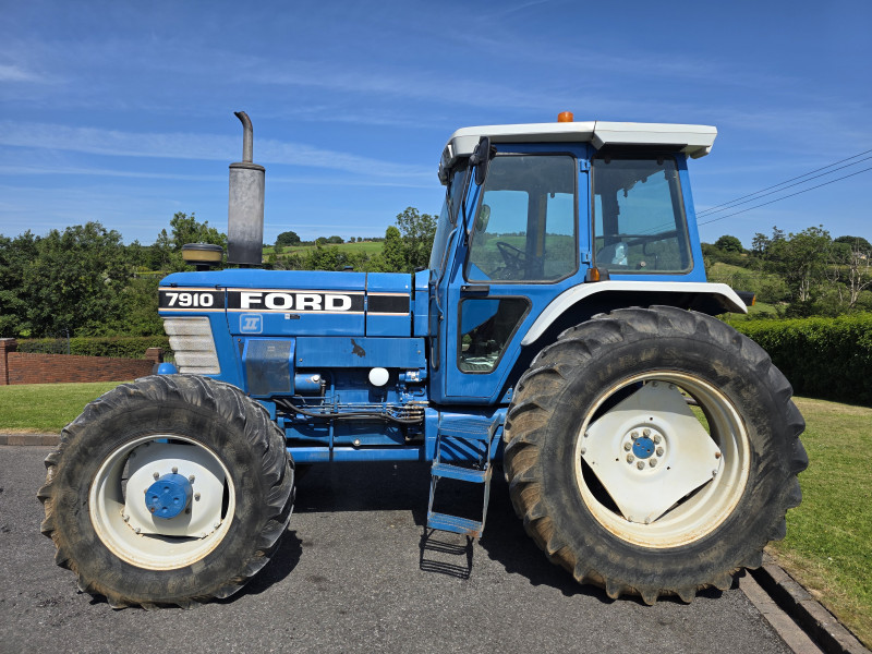 1988 Ford 7910