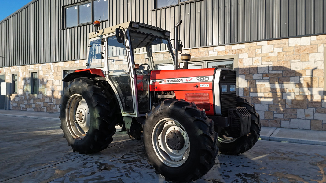 1993 Massey Ferguson 390
